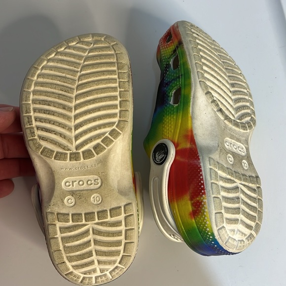 Crocs Rainbow Tie Dye Unisex Clog Sandals Children’s Size 10 - Picture 7 of 8